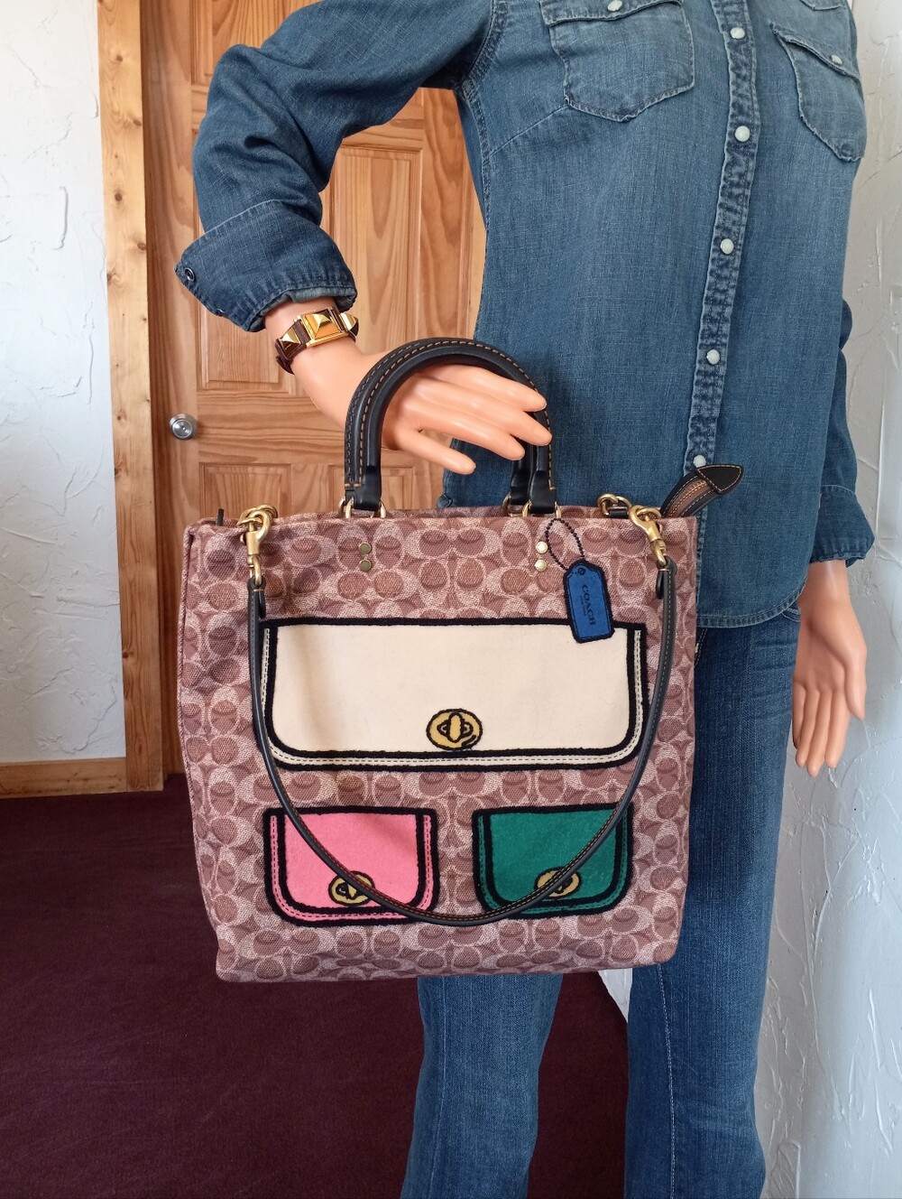 Coach Rogue Tote, Signature Canvas With Trompe L'oeil Print, Forever Collection - Picture 4 of 16